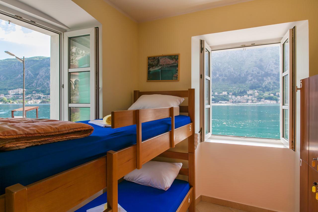 Montenegro Hostel 4U コトル エクステリア 写真